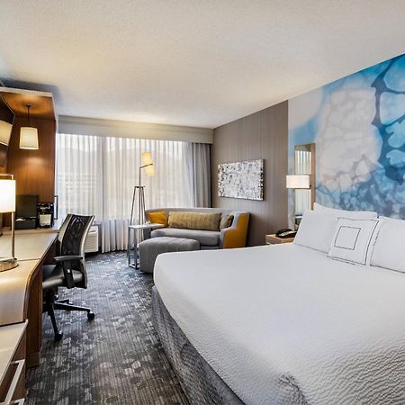 Courtyard By Marriott Riverside Ucr/Moreno Valley Area Buitenkant foto