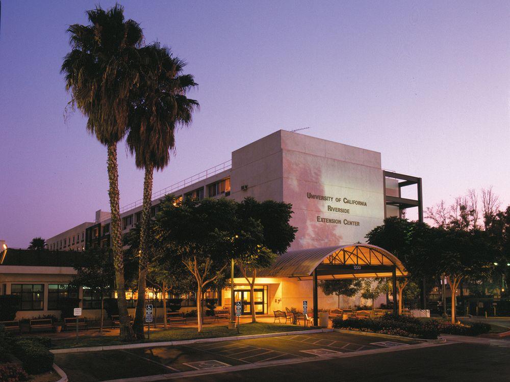 Courtyard By Marriott Riverside Ucr/Moreno Valley Area Buitenkant foto