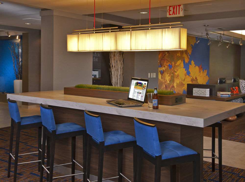 Courtyard By Marriott Riverside Ucr/Moreno Valley Area Buitenkant foto
