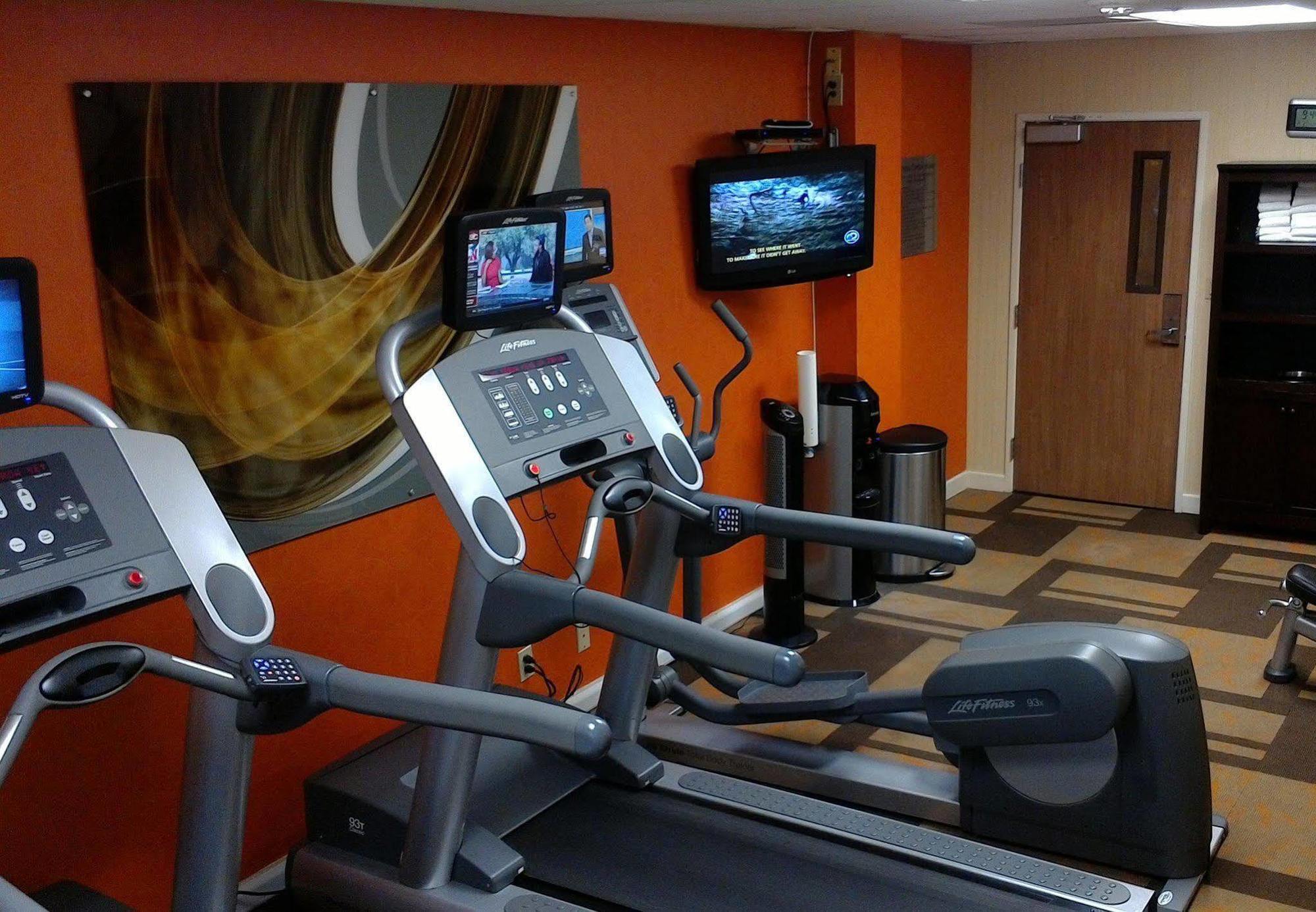 Courtyard By Marriott Riverside Ucr/Moreno Valley Area Buitenkant foto