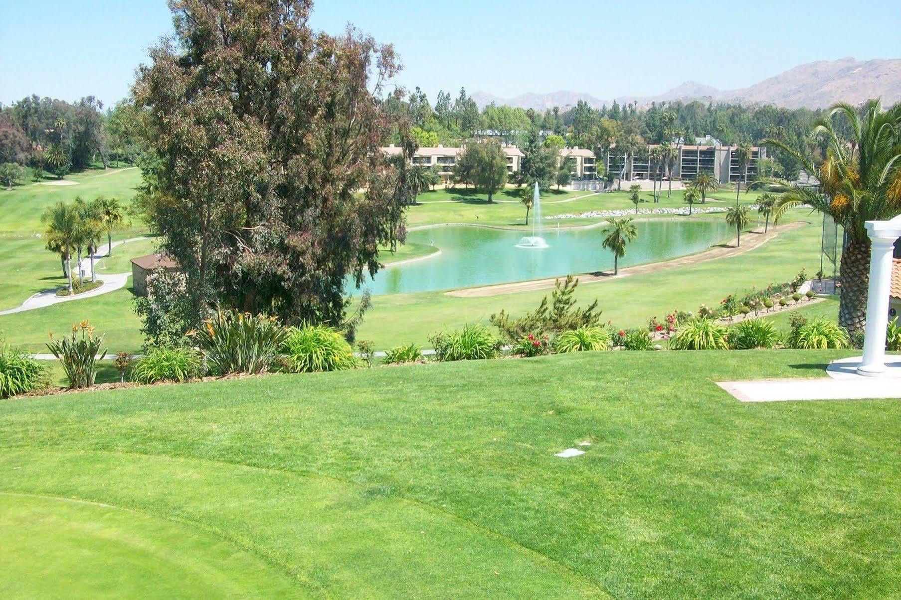 Courtyard By Marriott Riverside Ucr/Moreno Valley Area Buitenkant foto