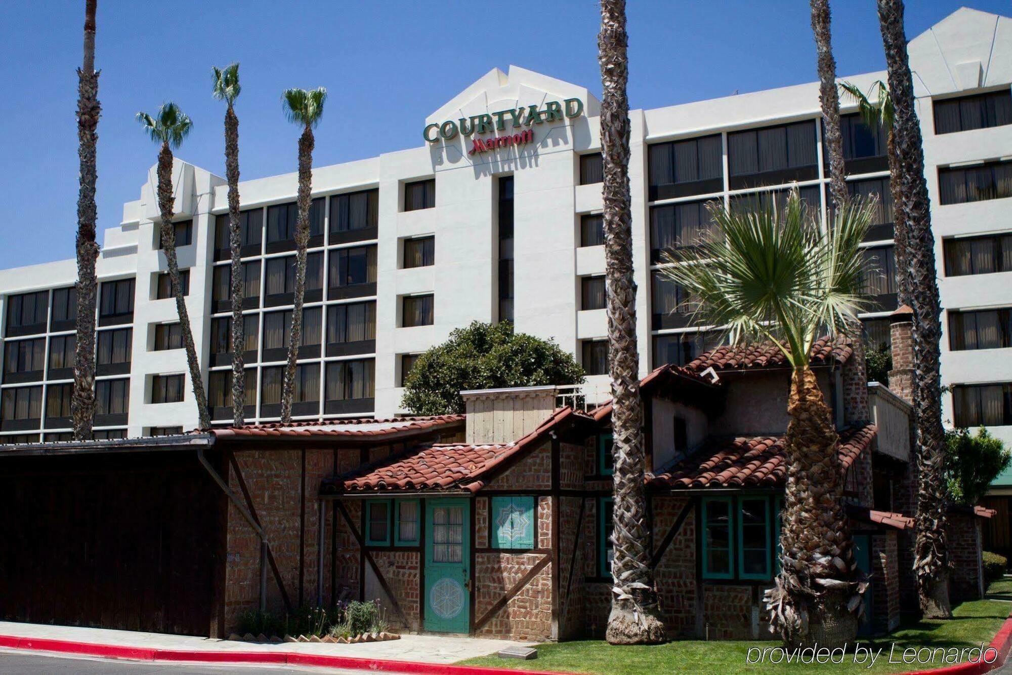 Courtyard By Marriott Riverside Ucr/Moreno Valley Area Buitenkant foto